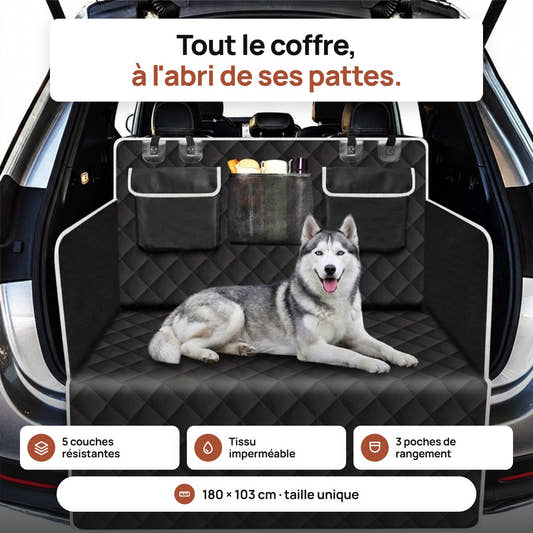 Husky allongé dans le coffre protégé par la housse de coffre Yzavo matelassée
